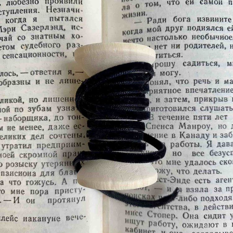 Лента бархатная  1метр, ширина 3мм, цвет Черный